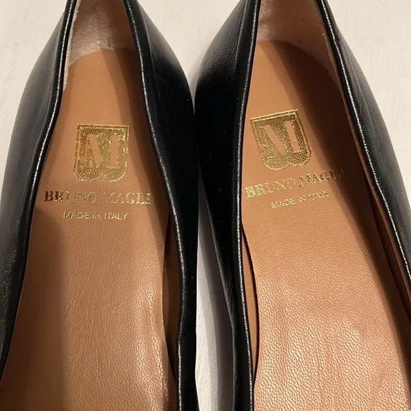Bruno Magli black bow flats 38 - Picture 2 of 5